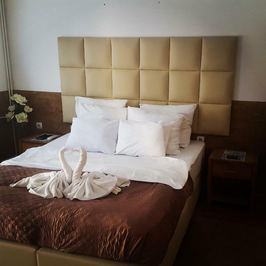 Villa Jelena - Sobe Kragujevac Kültér fotó